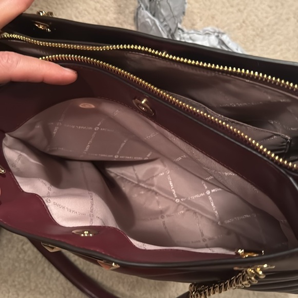 MICHAEL KORS Whitney Medium Quilted Chain Tote Shoulder Bag in Oxblood - Picture 16 of 17